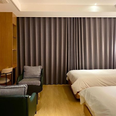 Hotel Avenue Changwon Esterno foto