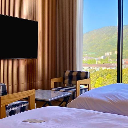 Hotel Avenue Changwon Esterno foto
