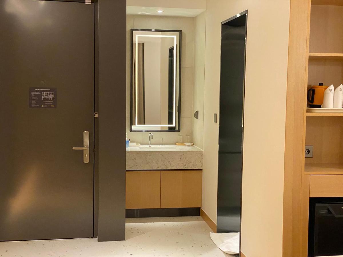 Hotel Avenue Changwon Esterno foto