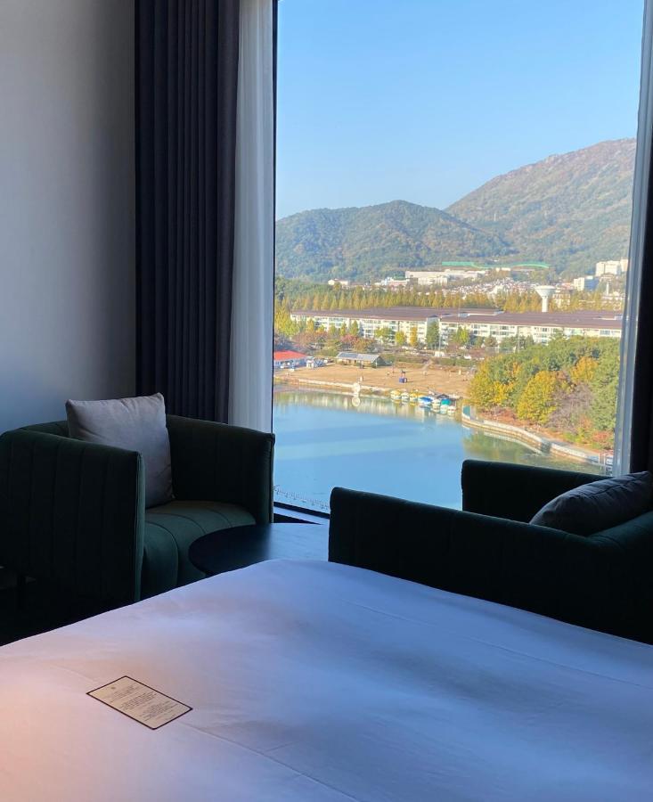 Hotel Avenue Changwon Esterno foto
