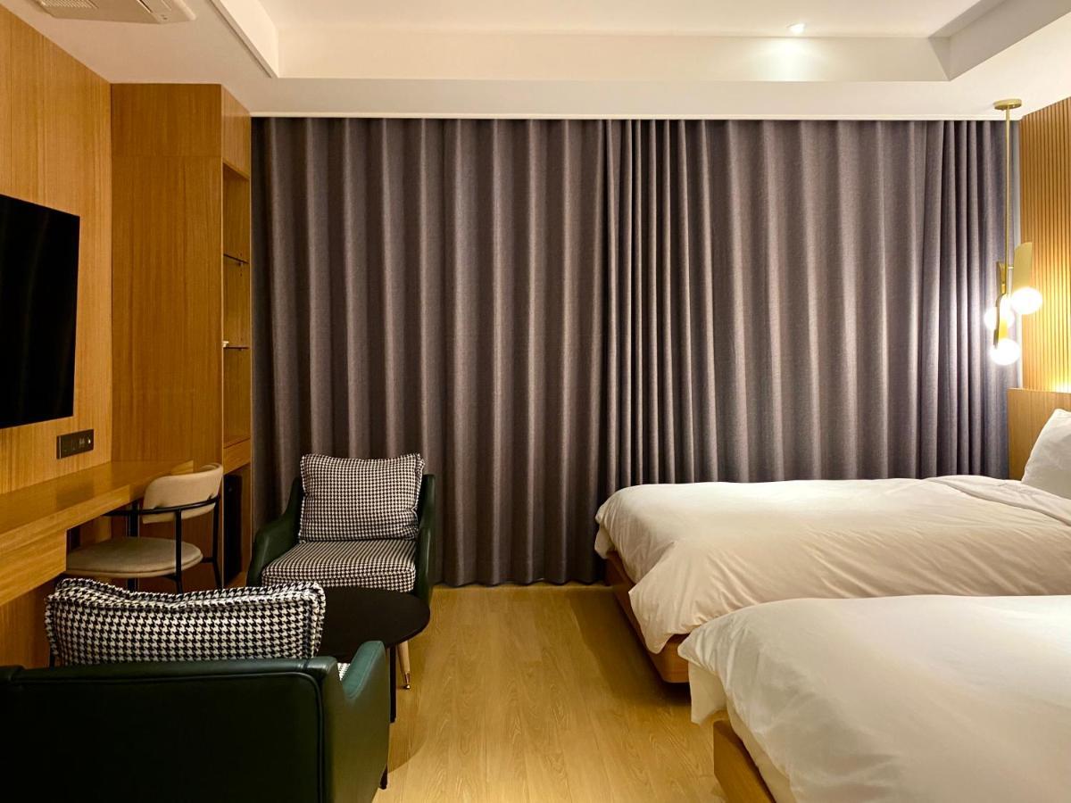 Hotel Avenue Changwon Esterno foto