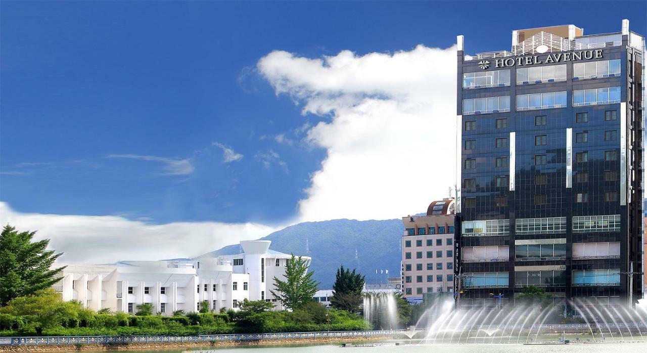 Hotel Avenue Changwon Esterno foto